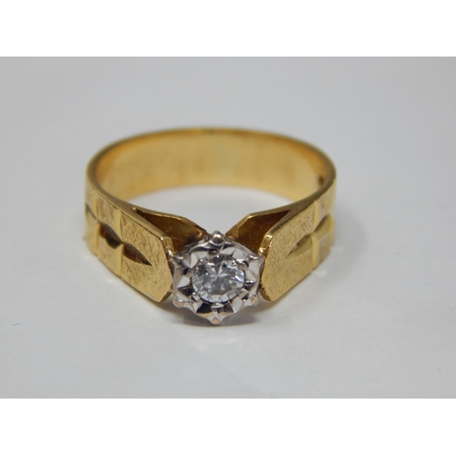 18ct Yellow Gold Diamond Solitaire Ring: Size L: Gross weight 4.72g
