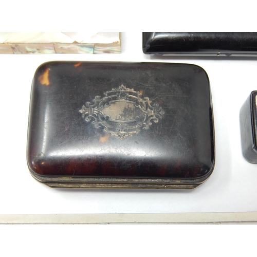 592 - A Collection of 19th Century Card Cases, Aide Memoir, Snuff Box & Purse 95)