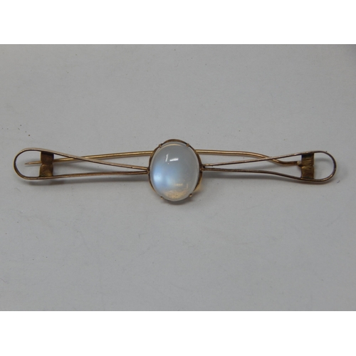 62 - 9ct Gold Moonstone brooch gross weight 2.74g