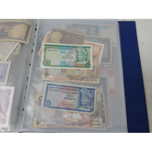 60 - Collection of Banknotes of the World housed in collectors album