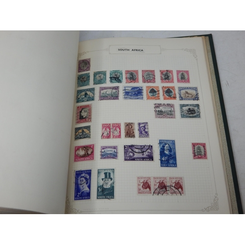 80 - Vintage stamp album with a substantial collection of British Commonwealth stamps from Aden to Strait... 