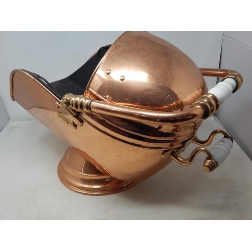 620 - Large Copper Coal Scuttle with Inner Liner.