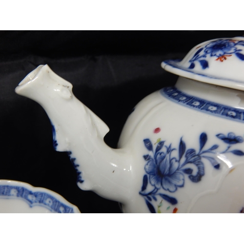 625 - 18th Century Porcelain Comprising Teapot, Tea Bowls (5), Saucers (5), Bowls (2): Teapot A/F