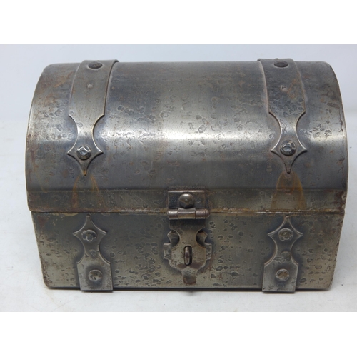 629 - Domed Top Metal Treasure Chest: Measuring 26cm wide x 19cm deep x 18cm high