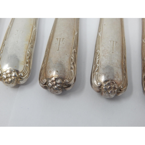 114 - A Set of 8 Silver Handled Dessert Knives Hallmarked London 1936 by Goldsmiths & Silversmiths Ltd: Le... 