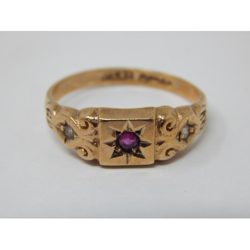 9ct Yellow Gold Ring Set with a Central Ruby & Flanked either side with a Diamond: Size N: Gross weight 2.14g