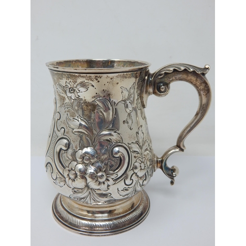 182 - George II Silver Tankard: Hallmarked London 1758 by William Shaw & William Priest: Height 13.2cm: We... 