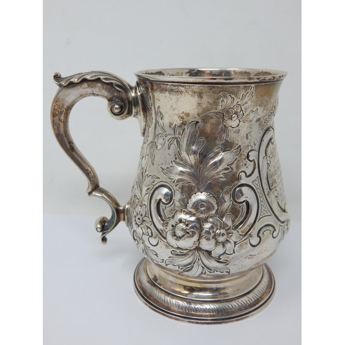 182 - George II Silver Tankard: Hallmarked London 1758 by William Shaw & William Priest: Height 13.2cm: We... 