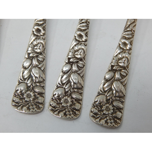 174 - A Set of 6 Sterling Silver Spoons: Length 15cm: Weight 150g