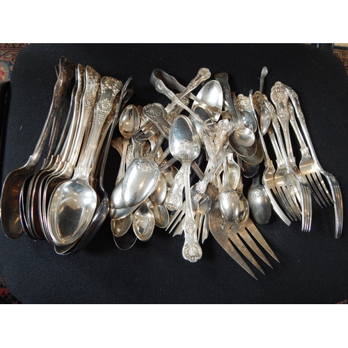 181 - 12 Place Setting of Kings Pattern Silver Plated Cutlery Including:
12 x Dinner Forks
12 X Dinner Kni... 