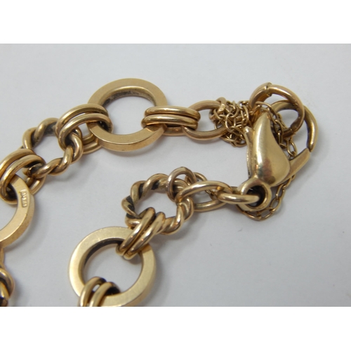 280 - 9ct Yellow Gold Fancy Link Bracelet: Weight 15.71g