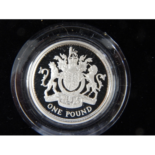 77 - Royal Mint 2008 UK QEI £5 Silver Proof Coin, 2001 UK Silver Proof Piedfort £2 Coin & 1993 UK Silver ... 