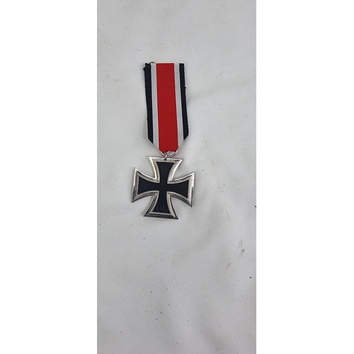 530 - German WWII iron cross 2nd class with ribbon