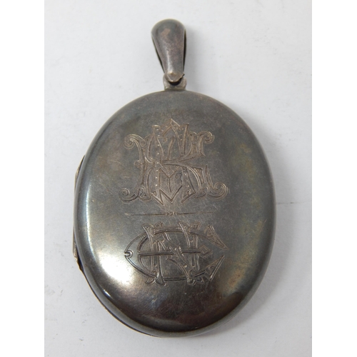167 - Large C19th Silver Locket: Measuring 4.5cm x 3.4cm not including suspension loop