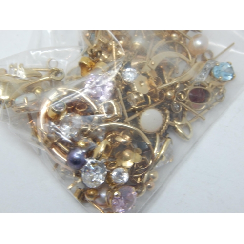 168 - Quantity of 9ct/14ct Gold Earrings: Gross weight 25.28g