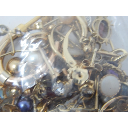 168 - Quantity of 9ct/14ct Gold Earrings: Gross weight 25.28g