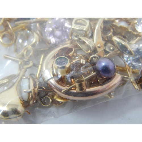 168 - Quantity of 9ct/14ct Gold Earrings: Gross weight 25.28g