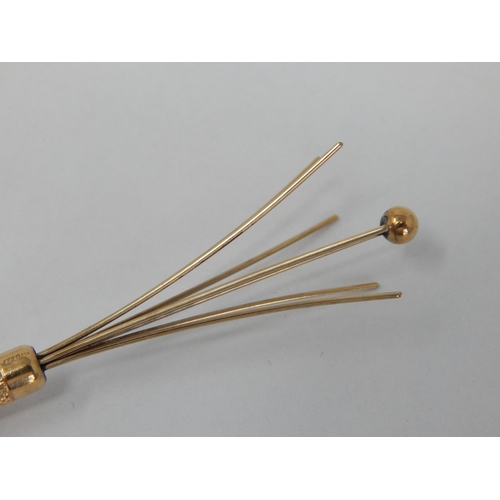 130 - 9ct Gold Cocktail Swizzle Stick: Gross weight 7.78g