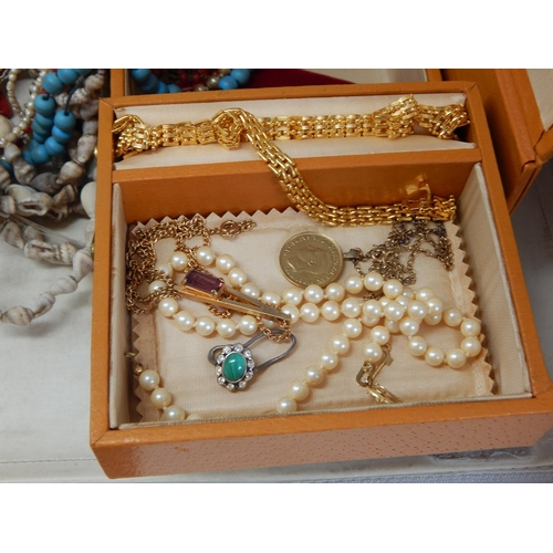 129 - A Large Quantity of Costume Jewellery & Jewellery Boxes