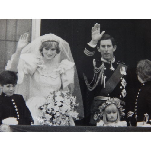 528 - ROYAL PHOTOGRAPHS: The Marriage of Prince Charles & Lady Diana Spencer 29th July 1981: B&W Press Pho... 