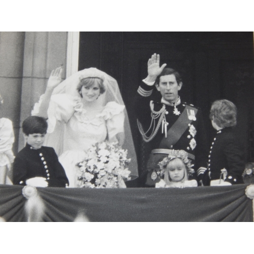 528 - ROYAL PHOTOGRAPHS: The Marriage of Prince Charles & Lady Diana Spencer 29th July 1981: B&W Press Pho... 