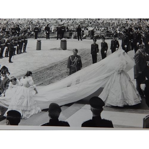 528 - ROYAL PHOTOGRAPHS: The Marriage of Prince Charles & Lady Diana Spencer 29th July 1981: B&W Press Pho... 