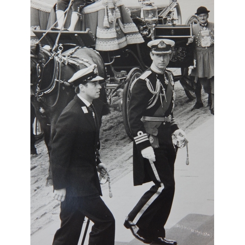 528 - ROYAL PHOTOGRAPHS: The Marriage of Prince Charles & Lady Diana Spencer 29th July 1981: B&W Press Pho... 