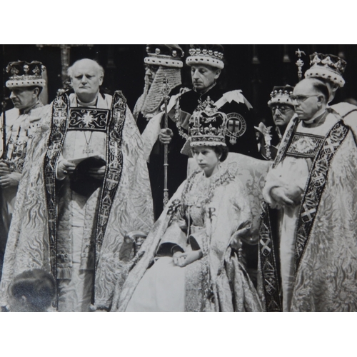 529 - ROYAL PHOTOGRAPHS: The Coronation of Queen Elizabeth II 1953: B&W Photographs (lot) Largest 10