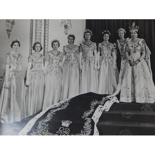 529 - ROYAL PHOTOGRAPHS: The Coronation of Queen Elizabeth II 1953: B&W Photographs (lot) Largest 10