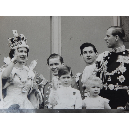 529 - ROYAL PHOTOGRAPHS: The Coronation of Queen Elizabeth II 1953: B&W Photographs (lot) Largest 10