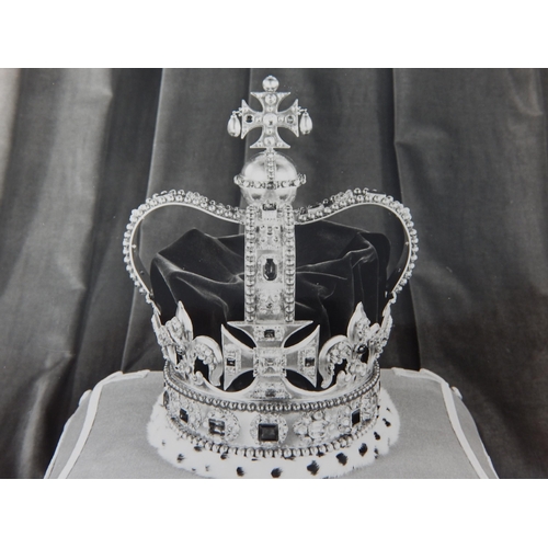 531 - ROYAL PHOTOGRAPHS: The Crown Jewels B&W Press Photographs 8