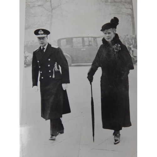 532 - ROYAL PHOTOGRAPHS: King Edward VIII (Abdicated) The Duke & Duchess of Windsor B&W Photographs (8) La... 