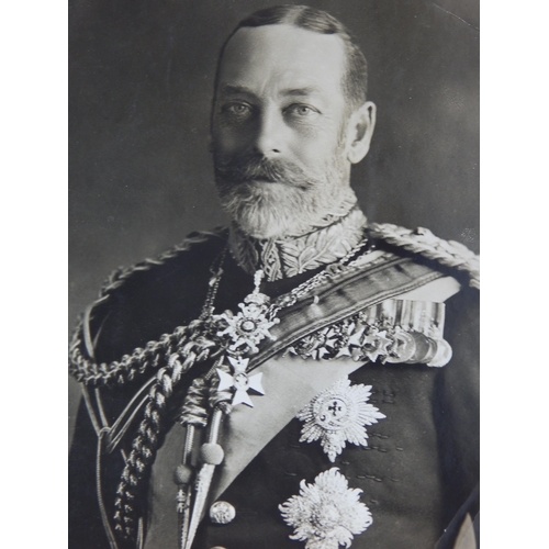 533 - ROYAL PHOTOGRAPHS: King George V & Queen Mary: B&W Press Photographs (lot) Largest 10