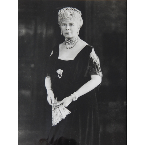 533 - ROYAL PHOTOGRAPHS: King George V & Queen Mary: B&W Press Photographs (lot) Largest 10