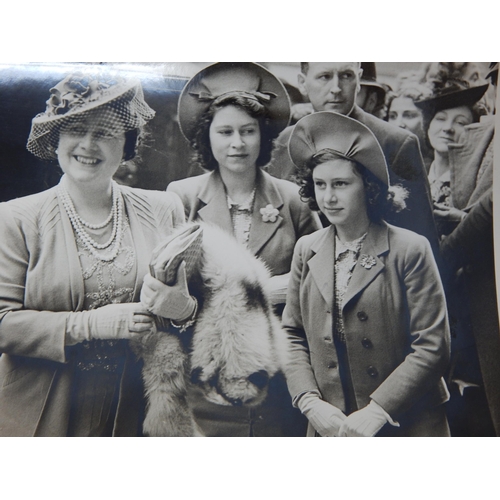 537 - WWII PHOTOGRAPHS: King George VI Inspecting Troops at Aldershot etc, Duke of Kent Talking to RAF Off... 