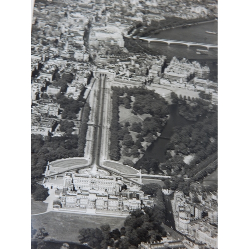 542 - WWII: A Collection of B&W Photographs showing British troops coming home on leave in 1939, RAF parat... 