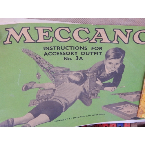 33 - Large collection of vintage Meccano housed in wooden case