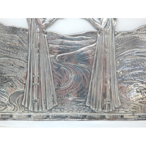 105 - OMAR RAMSDEN (1873-1939) & ALWYN CARR (1872-1940) An Arts & Crafts Silver Plaque engraved 