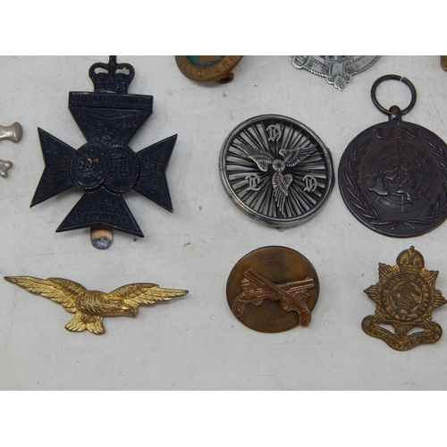 600 - Military Badges Including: British Lancers (Death or Glory), Herefordshire Infantry, The Devonshire ... 