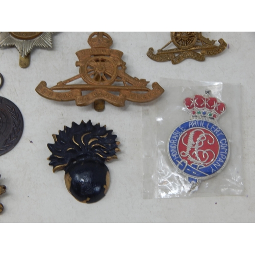 600 - Military Badges Including: British Lancers (Death or Glory), Herefordshire Infantry, The Devonshire ... 