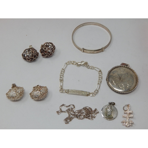 226 - A Quantity of 925 Sterling Silver Jewellery together with a Mother of Pearl Necklace with Matching E... 