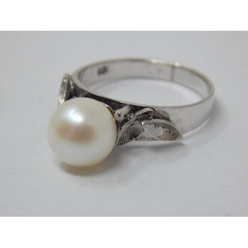 228 - 14ct White Gold Ring Set with a Central Pearl: Ring Size N: Gross weight 3.4g