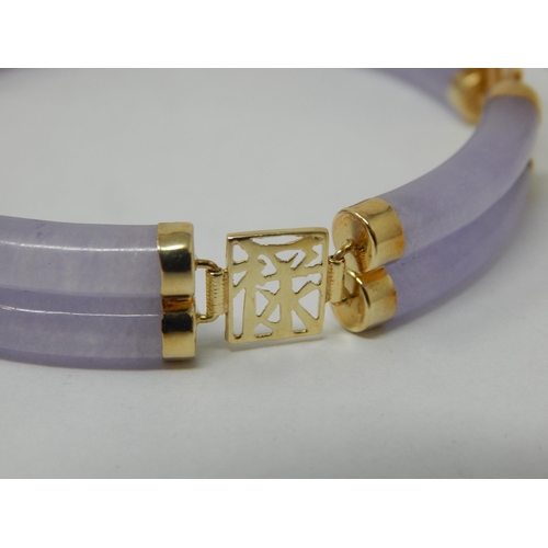 310 - 14ct Yellow Gold Hardstone Bracelet With Interspersed Gold Panels of Chinese Character Marks: Length... 