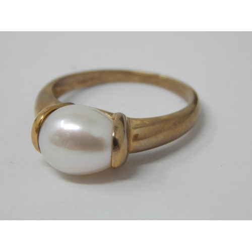 334 - 9ct Yellow Gold Pearl Set Ring: Size N: gross weight 3.37g: Presented in Ring Box