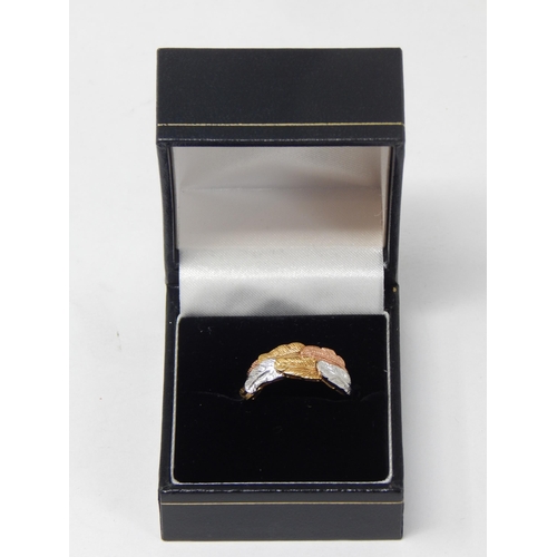 335 - 9ct Tri Colour Gold Ring: Size O: gross weight 3.0g: Presented in Ring Box