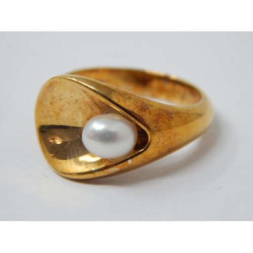 340 - 9ct Yellow Gold Pearl Set Ring: Size M: gross weight 6.81g: Presented in Ring Box