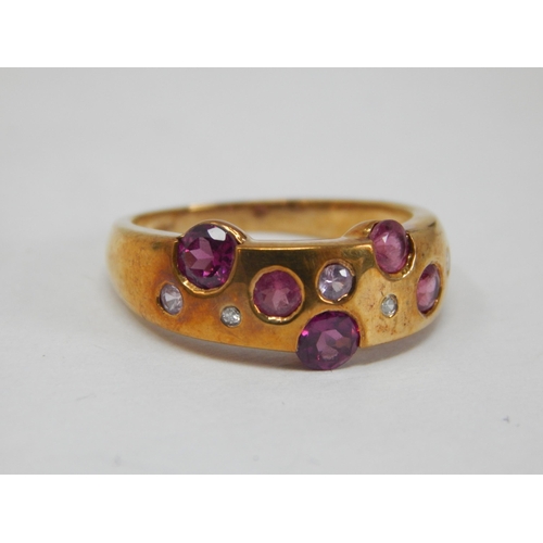 348 - 9ct Yellow Gold Gem Set Ring: Size N: gross weight 3.46g: Presented in Ring Box