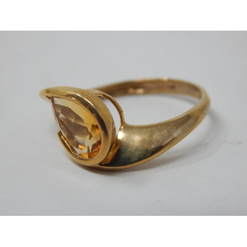 350 - 9ct Yellow Gold Gem Set Ring: Size L: gross weight 2.47g: Presented in Ring Box