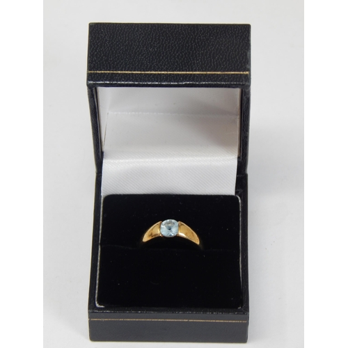 355 - 9ct Yellow Gold Gem Set Ring: Size N: gross weight 2.52g: Presented in Ring Box