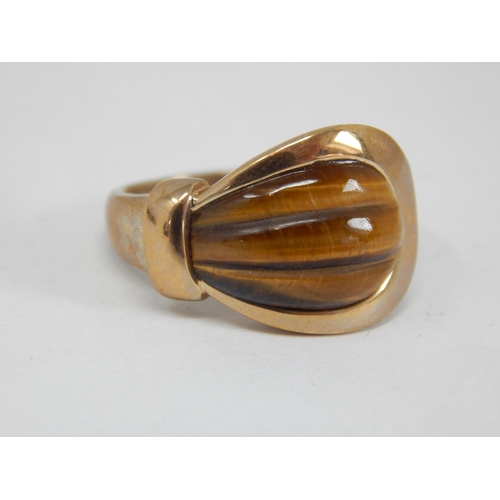 359 - 9ct Yellow Gold Tigers Eye Set Ring: Size M: gross weight 3.79g: Presented in Ring Box